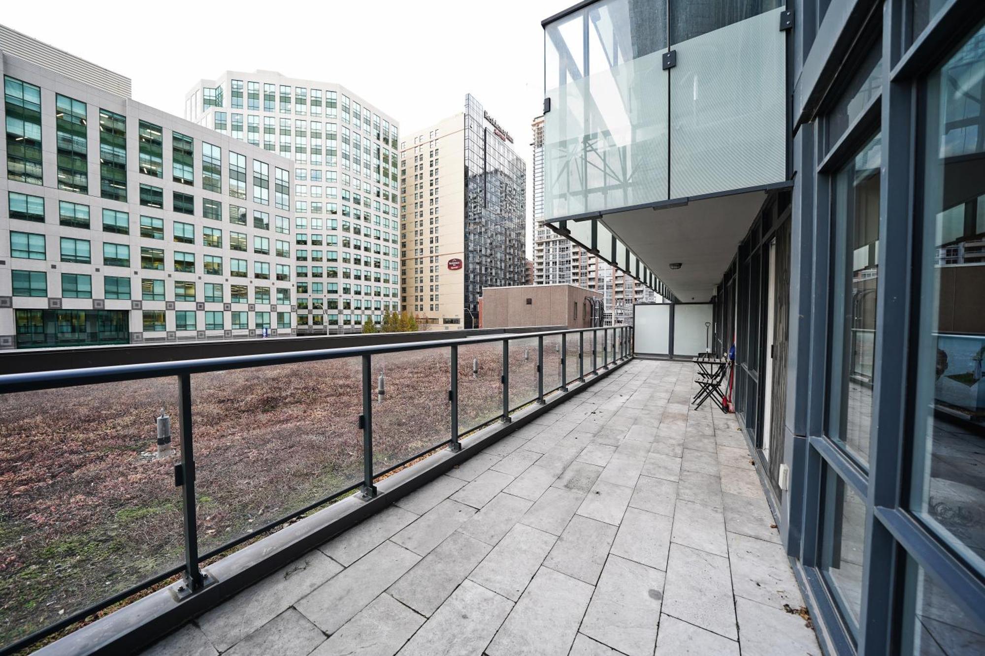 Rivetstays - The Atmos โตรอนโต ภายนอก รูปภาพ